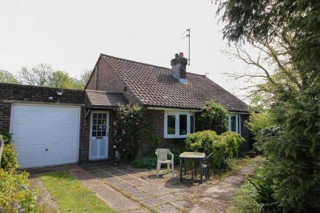 2 bed property, in Station Road, £425,000