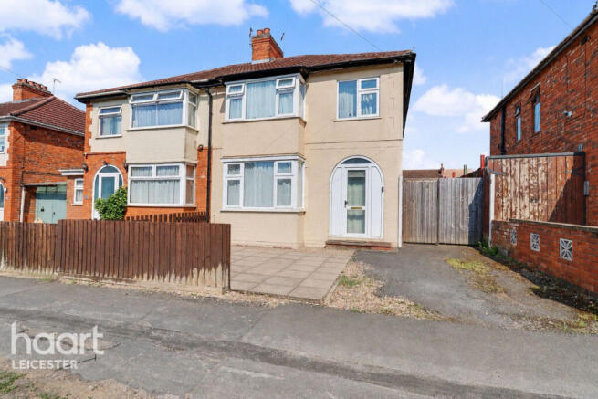 3 bed property, in Hill Rise, £290,000