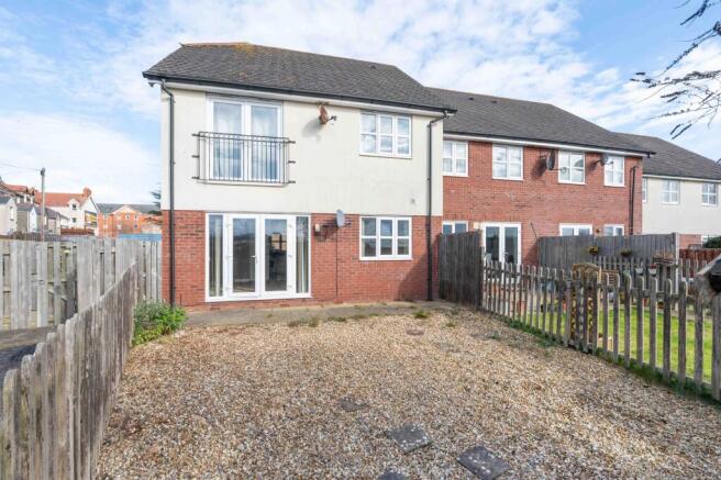 2 bed property, in Gwel Yr Afon, £140,000