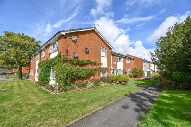 1 bed property, in Gateacre Court, £80,000