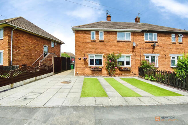 3 bed property, in Bramley Road, £290,000