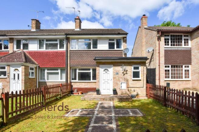 3 bed property, in Perrysfield Road, £425,000