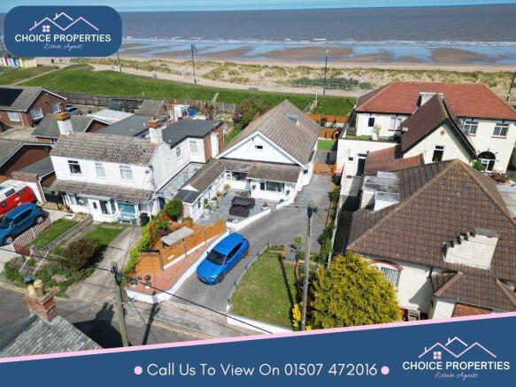 4 bed property, in Queens Park Close, £340,000