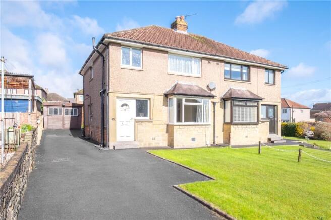 3 bed property, in Meltham Road, £265,000