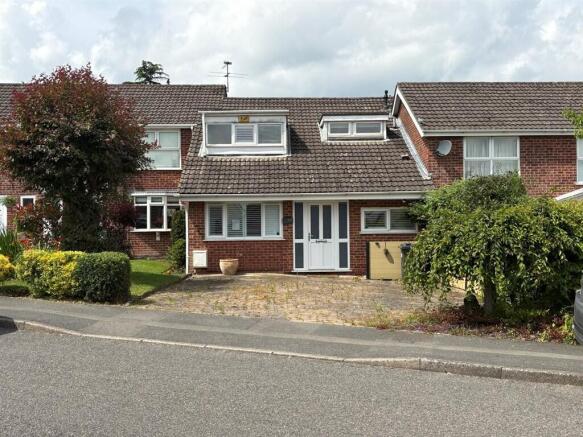 3 bed property, in Marlborough Way, £250,000