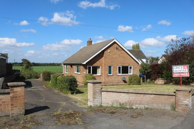 2 bed property, in 56 Burnham Road, £285,000