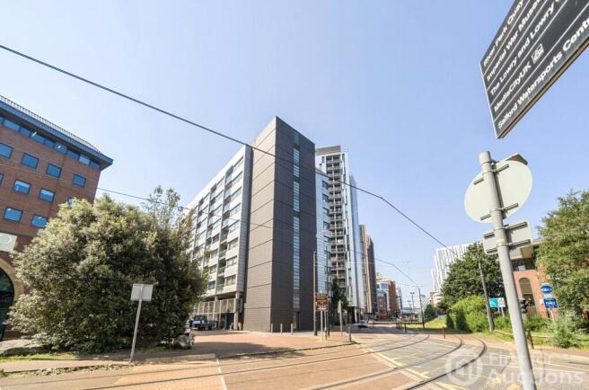 2 bed property, in The Quays, £175,000
