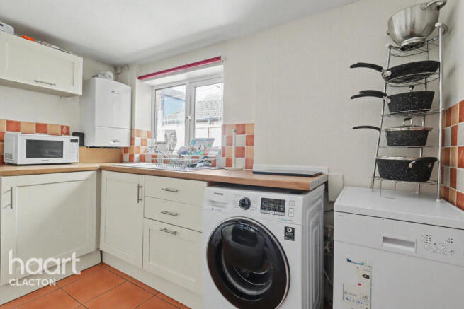 2 bed property, in Alexandra Street, £135,000