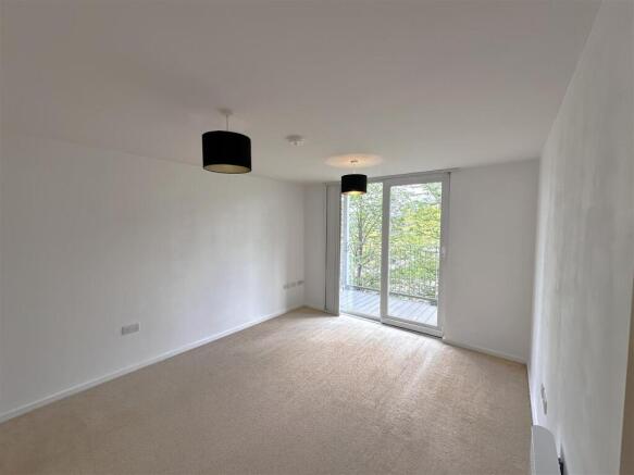 2 bed property, in 3 Stillwater Drive, £155,000