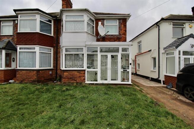 3 bed property, in Ermington Crescent, £180,000