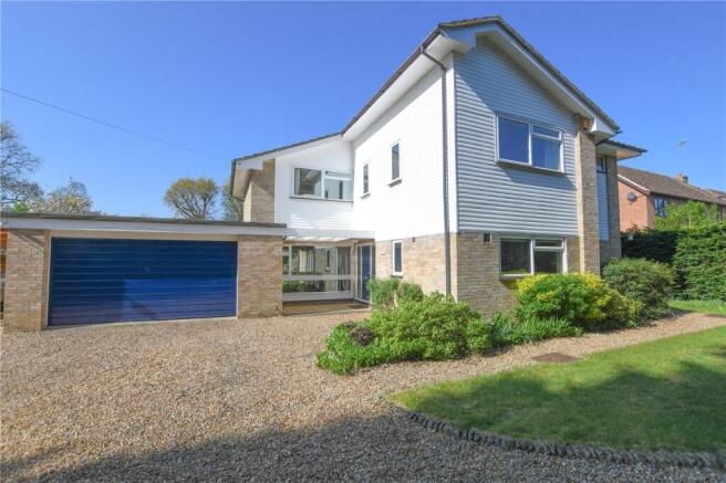 4 bed property, in Barkham Ride, £1,250,000