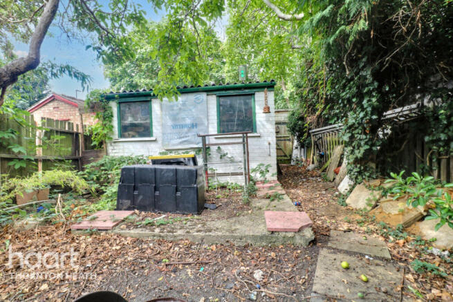 3 bed property, in Woodmansterne Road, £550,000