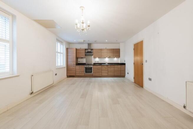 2 bed property, in Main Street, £194,500