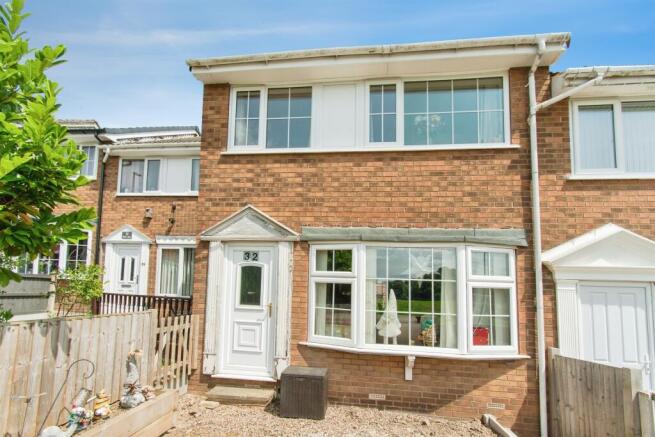 3 bed property, in Box Lane, £150,000