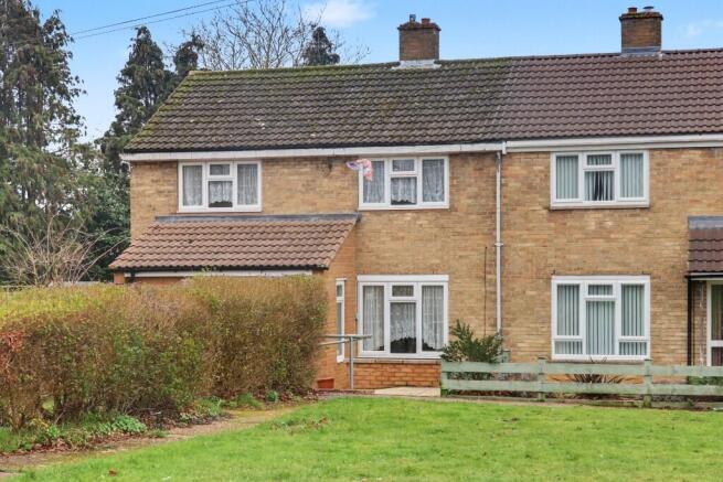 4 bed property, in Broadwater Crescent, £360,000