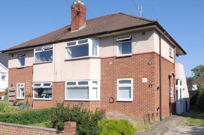 2 bed property, in Orchard Avenue, £155,000