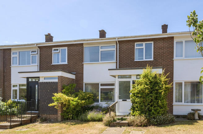 3 bed property, in Rowans Park, £370,000