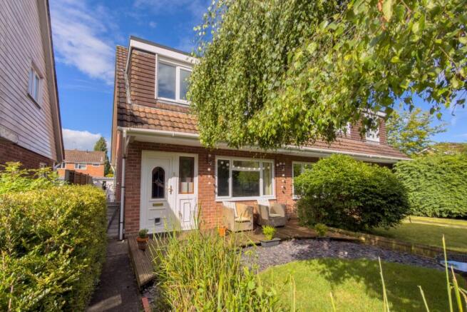 3 bed property, in Manor Walk, £310,000