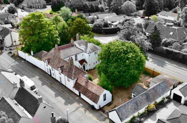 8 bed property, in Main Street, £1,000,000