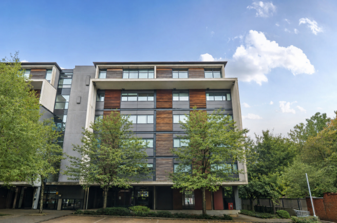 1 bed property, in Madison Court, £130,000
