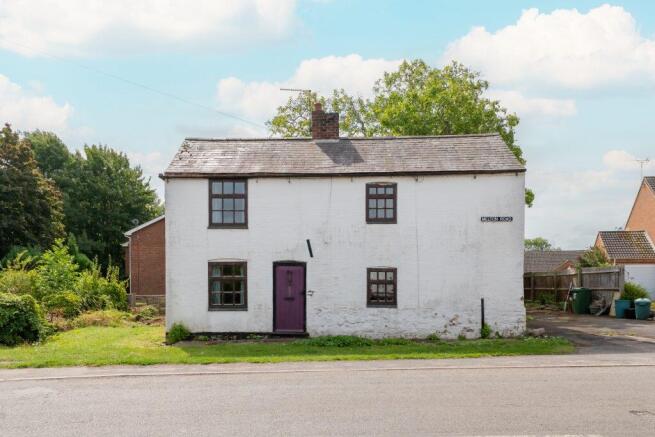 2 bed property, in Melton Road, £240,000