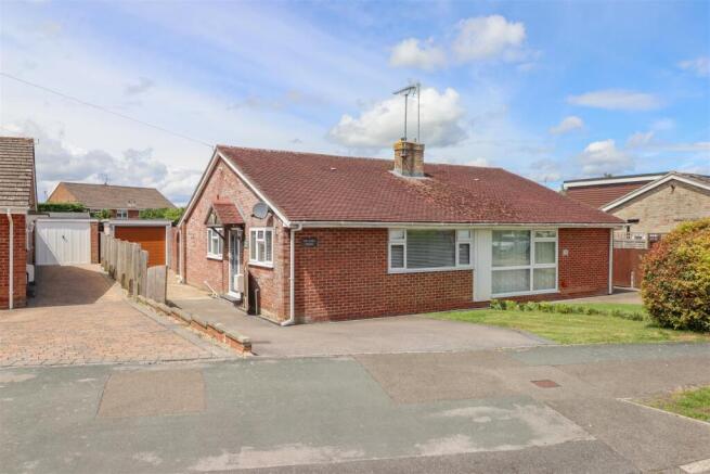 2 bed property, in Shepherds Way, £425,000