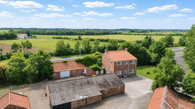 5 bed property, in Sadberge, £975,000