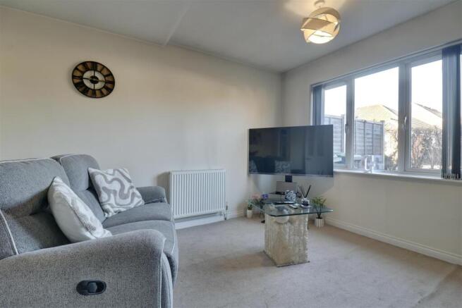 1 bed property, in Florentine Way, £210,000