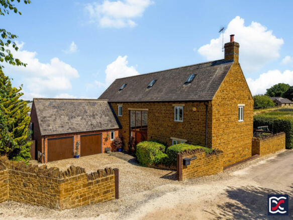 4 bed property, in Linden Barn, £850,000