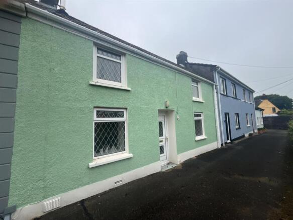 2 bed property, in Heol Singleton, £149,950