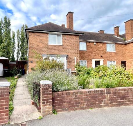 2 bed property, in Lawrence Avenue, £225,000