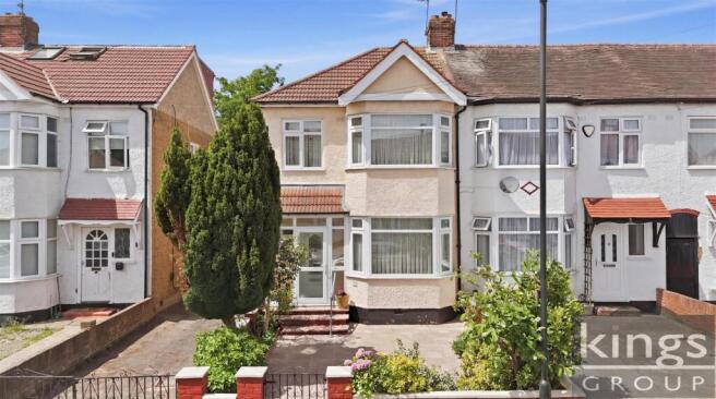 3 bed property, in Cowland Avenue, £520,000