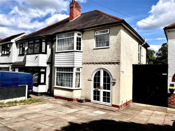 3 bed property, in Court Lane, £240,000