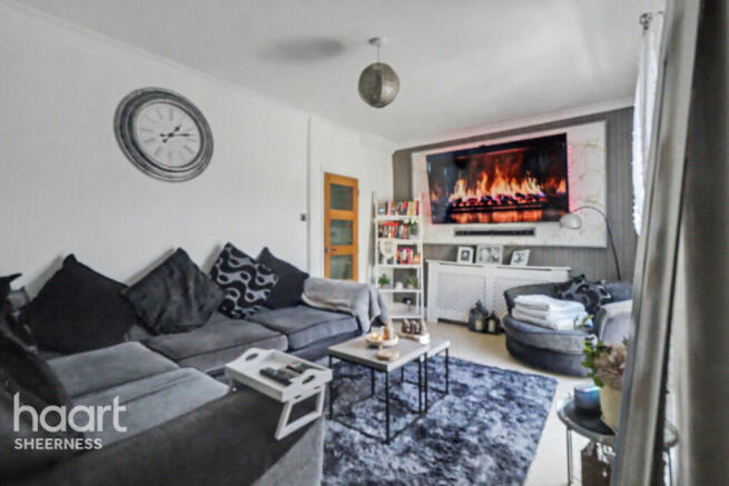 3 bed property, in Cecil Avenue, £280,000
