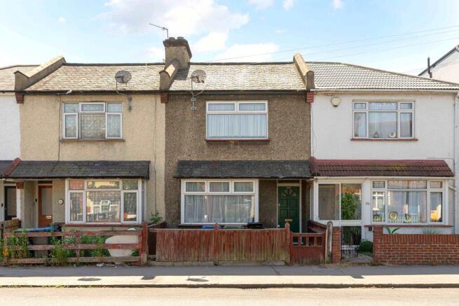 2 bed property, in Davidson Road, £375,000