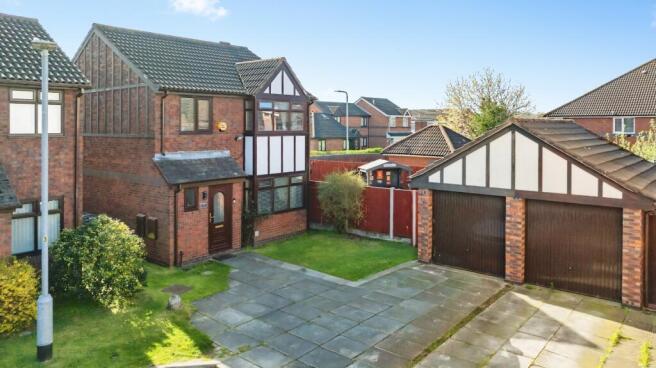 3 bed property, in Lydiate Park, £300,000