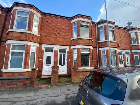 3 bed property, in Underwood Lane, £125,000