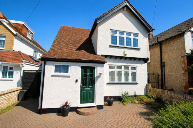 4 bed property, in Watersplash Road, £650,000