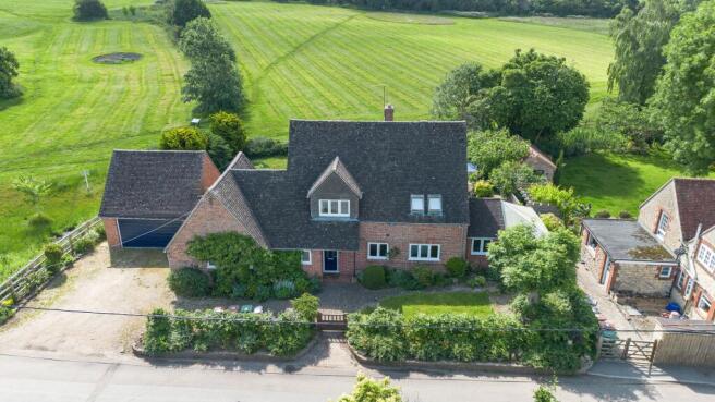 5 bed property, in Sunningwell, £1,150,000