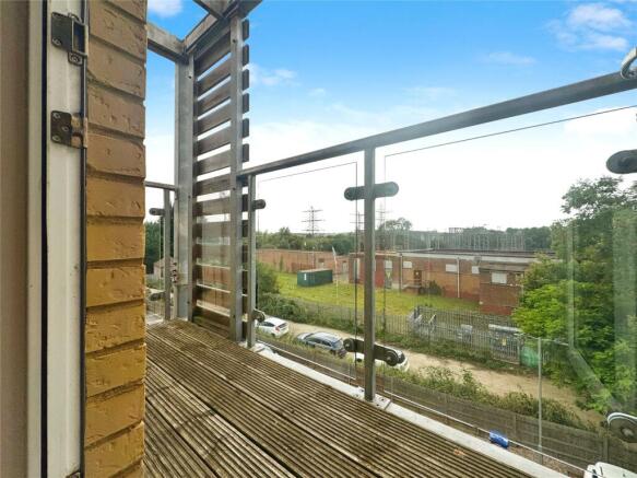 3 bed property, in Farleigh Road, £250,000