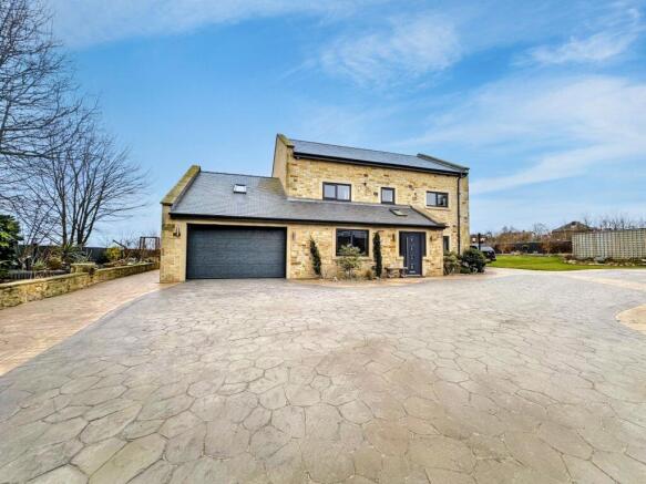 4 bed property, in Millbank Close, £650,000