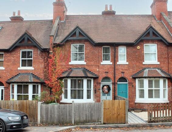 3 bed property, in Meriden Road, £400,000