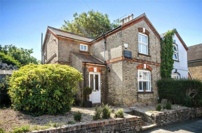 3 bed property, in Anglesea Road, £550,000