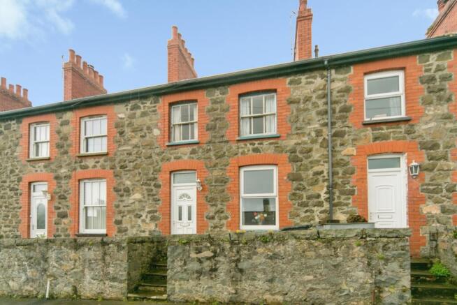 3 bed property, in Upper Water Street, £80,000