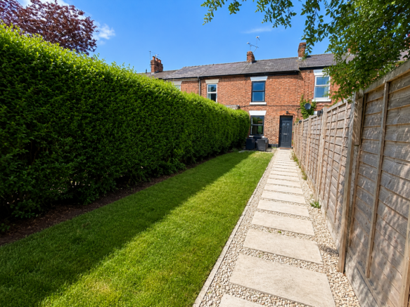 2 bed property, in Garden Terrace, £265,000