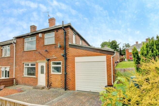 3 bed property, in Hillside, £135,000