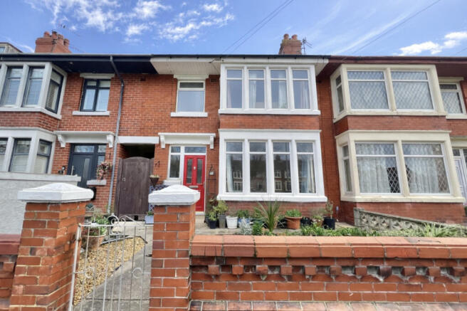 3 bed property, in Southwood Avenue, £140,000