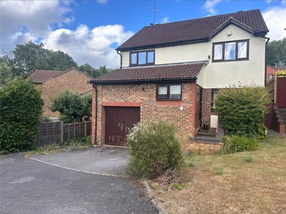 4 bed property, in Kestrel Way, £490,000
