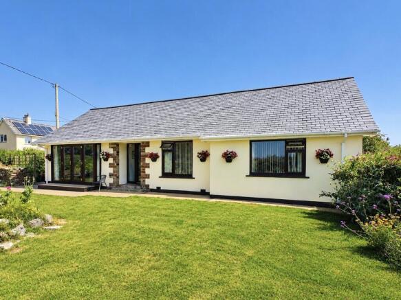3 bed property, in St. Issey, £500,000