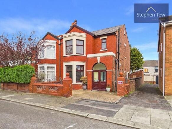 3 bed property, in Bamton Avenue, £175,000